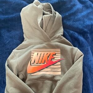 Nike Sweatshirt ✏️
